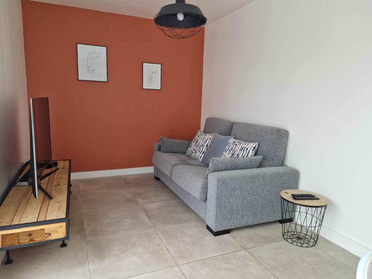 Havre De Paix Jardin Parking Proche Du Bord De Mer سانت ماري لا مير المظهر الخارجي الصورة